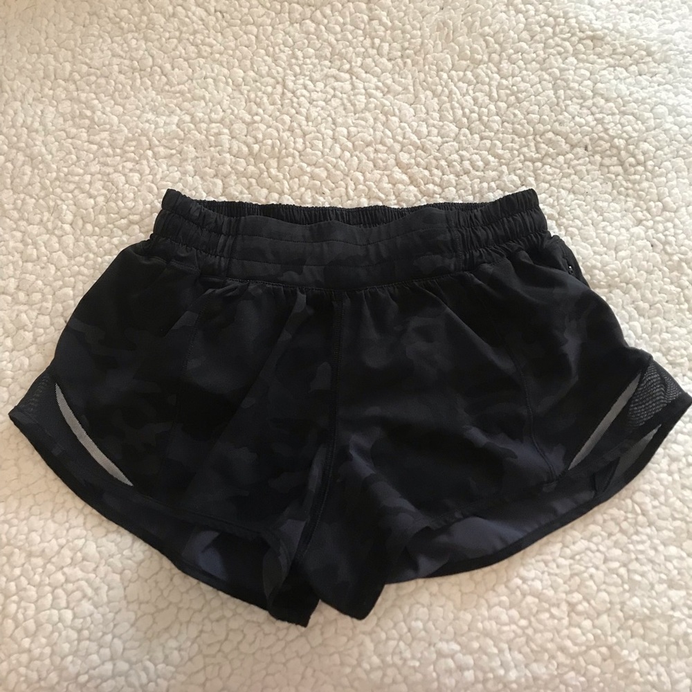lululemon black camo hotty hot size 4